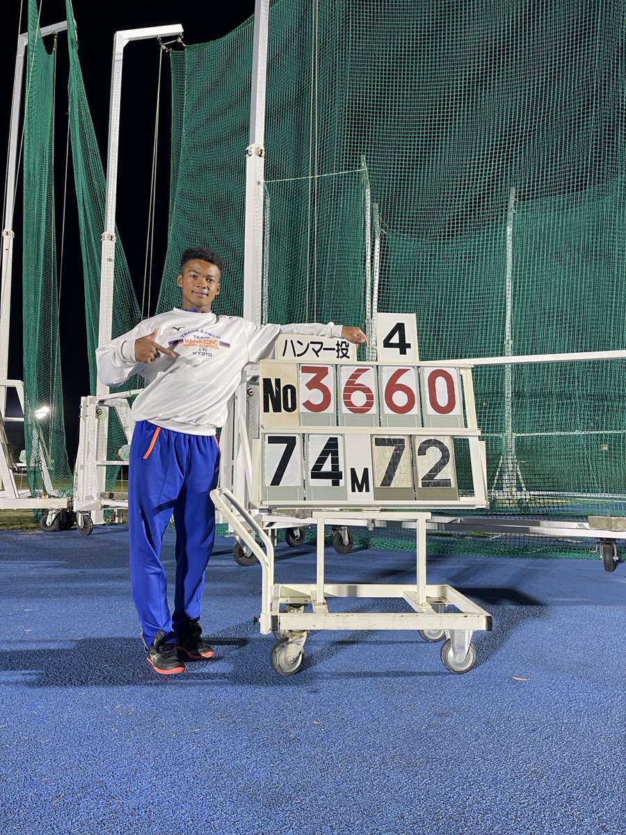 Getsuriku's tweet photo. 九州共立大チャレンジ競技会
男子ハンマー投（5kg）
アツオビン・アンドリュウ（花園高3京都）
74m72!!　U18日本新！
これまでの記録は70.38久門大起
※提供写真 https://t.co/AjYp2Q8cAn