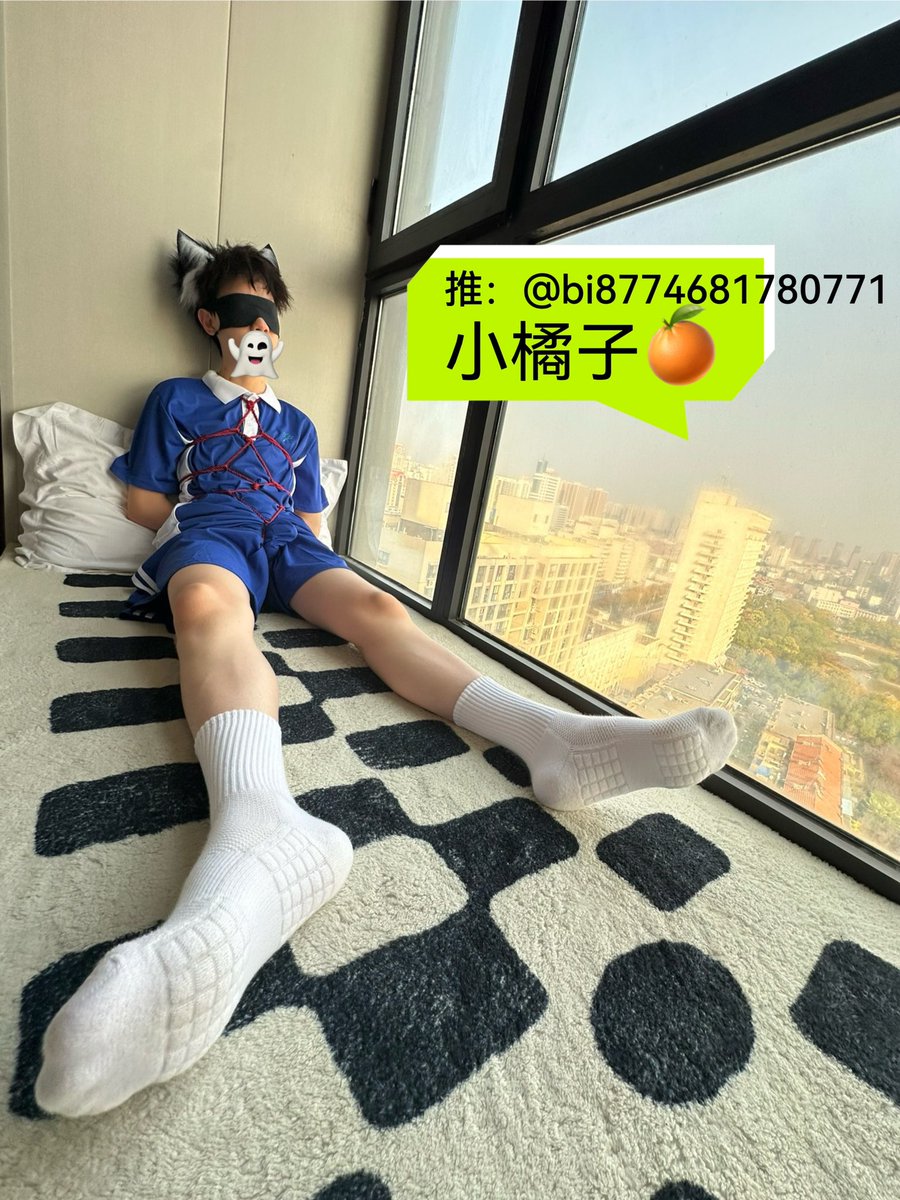 bi8774681780771's tweet photo. 考试不及格的学生被老师带到家里辅导，但到了家里学生就被威胁让老师满足一下他的小癖好😈 https://t.co/33MxMLpgLi