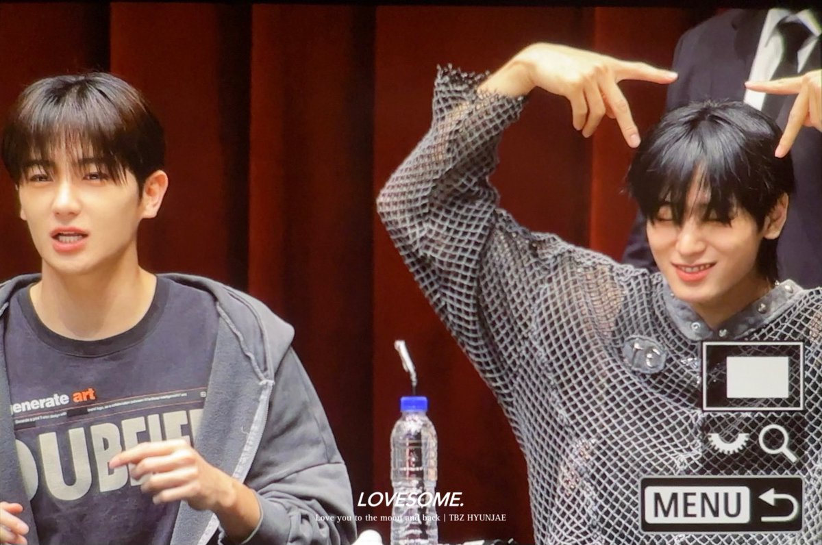 lovesome913's tweet photo. 241103 미니레코드 #현재 #주연

#더보이즈 #THEBOYZ #TBZ #현재 #이재현 #HYUNJAE #주연 #JUYEON #도화선 #TRIGGER https://t.co/OaB4KQ3DX8