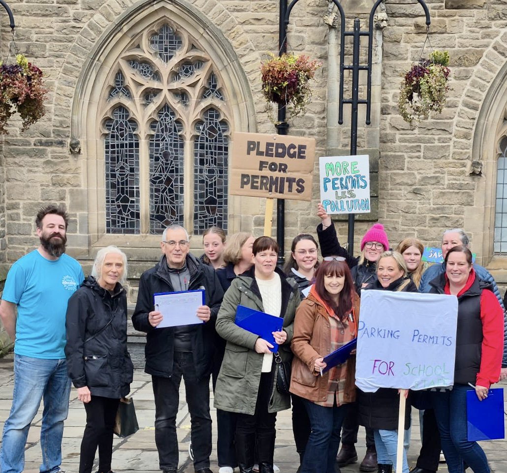 Great to see @CodLabour members out during #NationalCampaignWeekend! 

They were on the #LabourDoorstep talking to residents in The Sands about how the party has taken the first steps to rebuild our NHS 👷🏻‍♀️💙.

Then they headed to join forces with teaching staff from