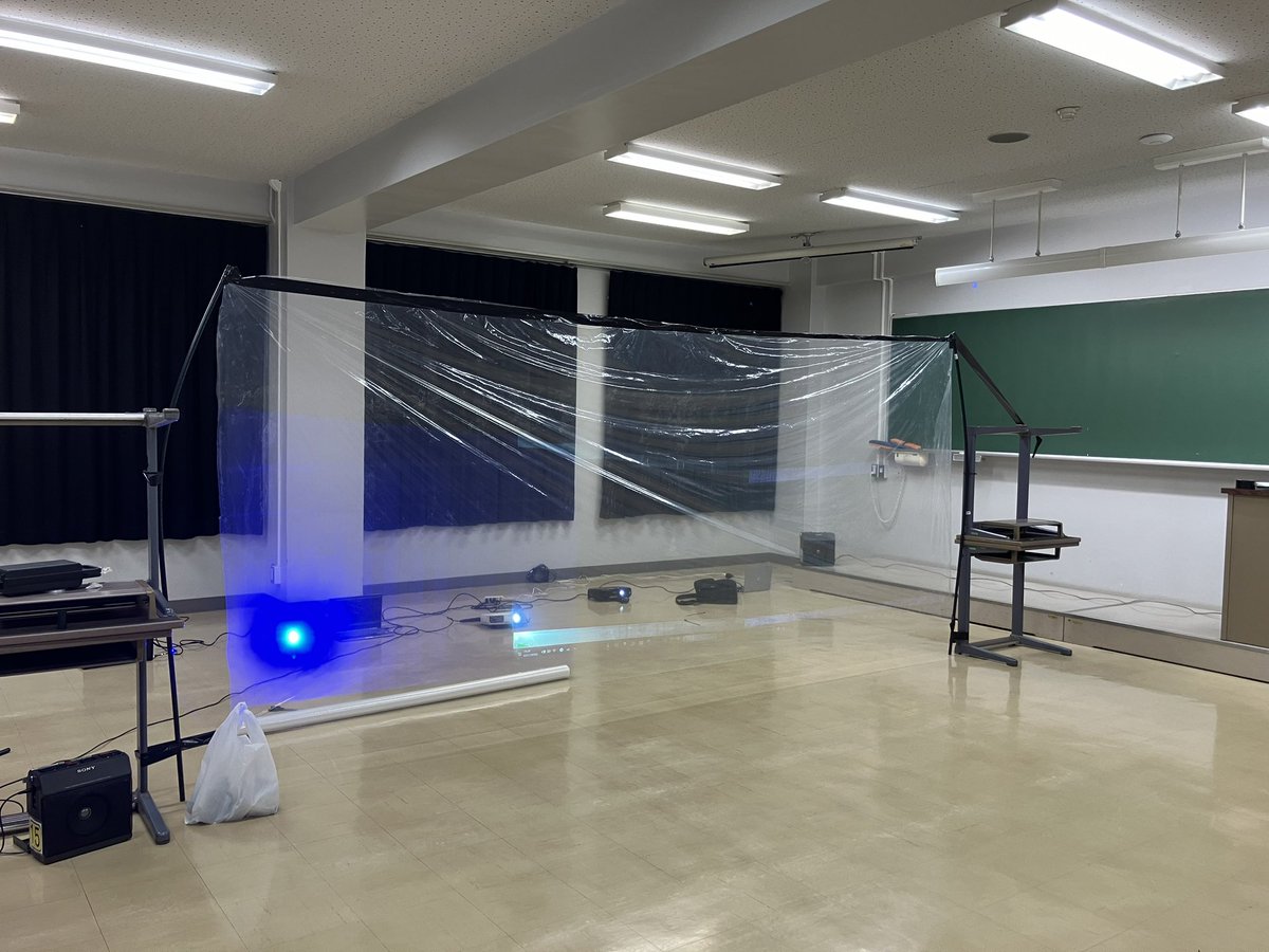 本日はご来場いただき
ありがとうございました！！

想定の範囲を超える来場者で
椅子を準備する事が出来ず
申し訳ありませんでした。

また合成音声制作普及会は
電電工社個人の建学祭限定
設立組織である為
本日23時59分をもって
本団体は解散となります。
サークルではありませんのでご注意下さい