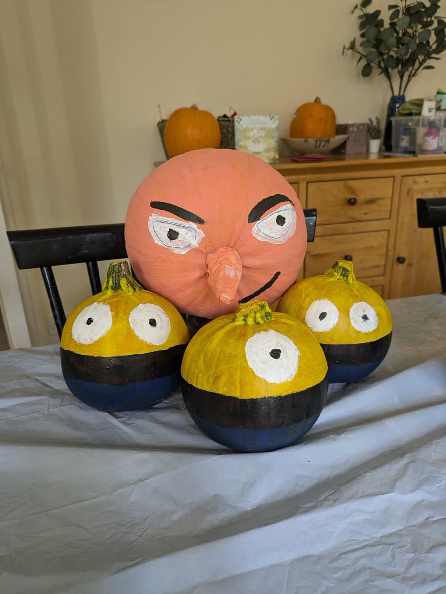 James from REB painted Gru and the Minions! 🎃