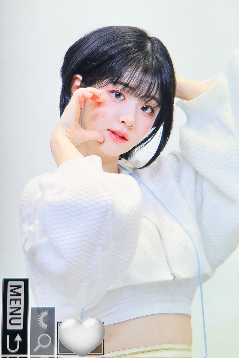 SNOWHITQ's tweet photo. 241103
#QWER #쵸단 #CHODAN #Q https://t.co/cFn9v9INrM