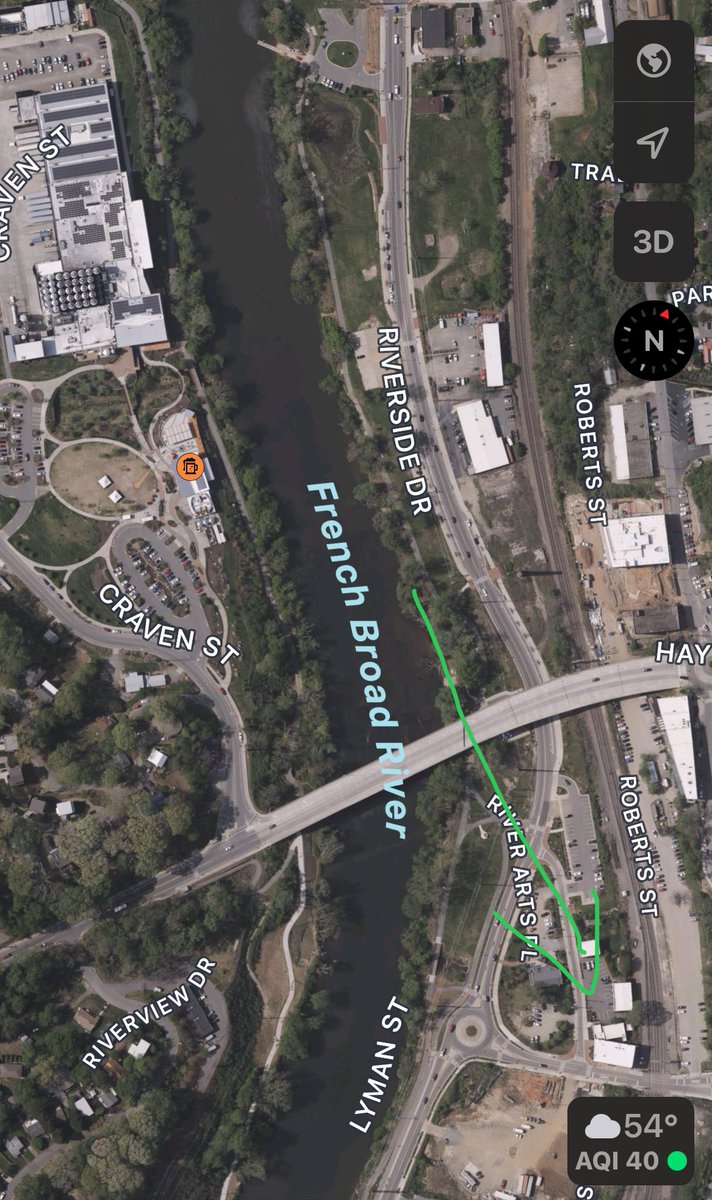 wncheatfairy's tweet photo. Asheville NC
170 Lyman Street
High water mark is on the southeast corner of the building closest to the road.
170 Lyman Street. Green arrow. My photos are from the bridge.
#helene2024
#wncstrong
#avlstrong https://t.co/fQALxAhFHb