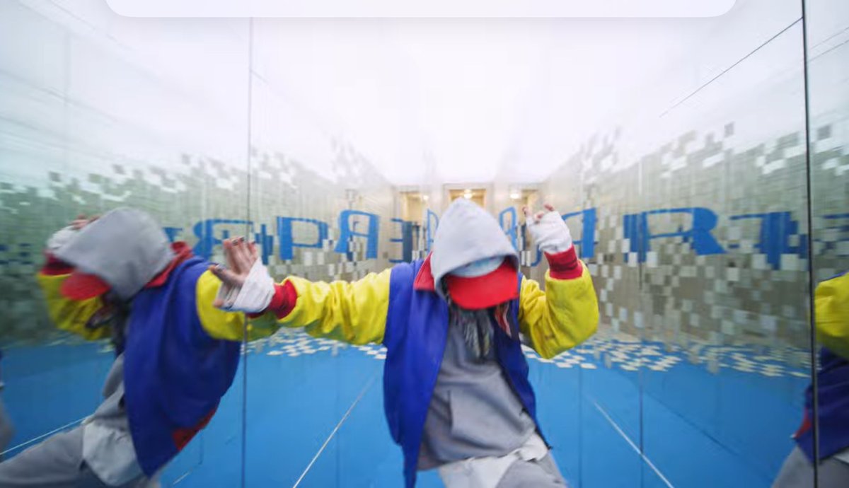 isagdragonrider's tweet photo. You all don’t understand, this is actually the love of my life, and there was just always something about the way he dances and moves that is absolutely mind blowing! And OMG, he still got it!😭😭 Our precious dancer dragon 😭

FEEL THE POWER LIVE
#GDRAGON_POWER
#GDRAGON2024 #지드래곤파워