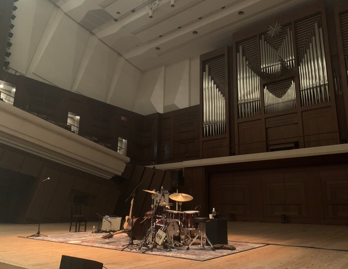 Julian Lageのライブ
最高でした、、生きてて良かった！
頑張って前の席取った甲斐がありました