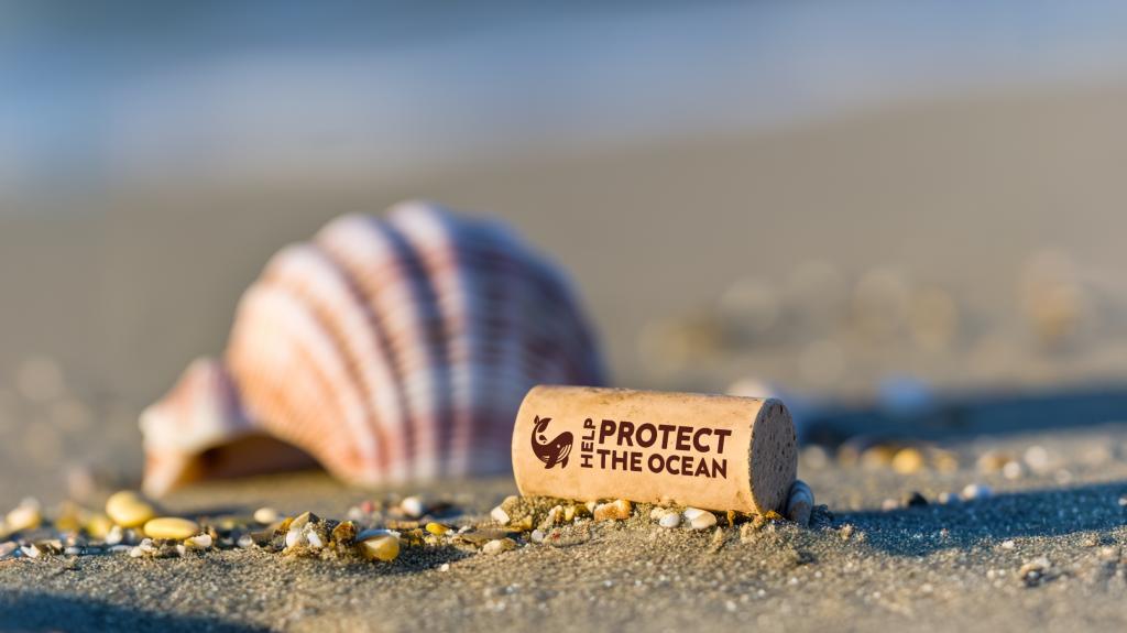 As part of Bordeaux co-operative <a href="/Tutiac/">Vignerons de Tutiac</a> sustainable standards it has signed up to the #HelpProtectTheOcean campaign with a range of lightweight glass wines in <a href="/sainsburys/">Sainsbury's</a>. <a href="/Helenfarnold/">Helen Arnold</a> talks to its leading lights to find out more the-buyer.net/people/produce…