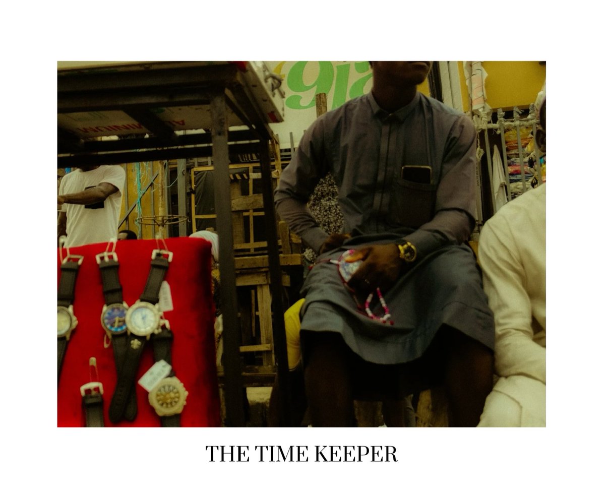 tolucentric's tweet photo. Title: THE TIME KEEPER
Series: STREET CHRONICLES I
#StreetPhotography #photomagazine #shotoncamon #mobilephotography #streetstrorytelling #shotoncamon https://t.co/Awfn0zf6xR
