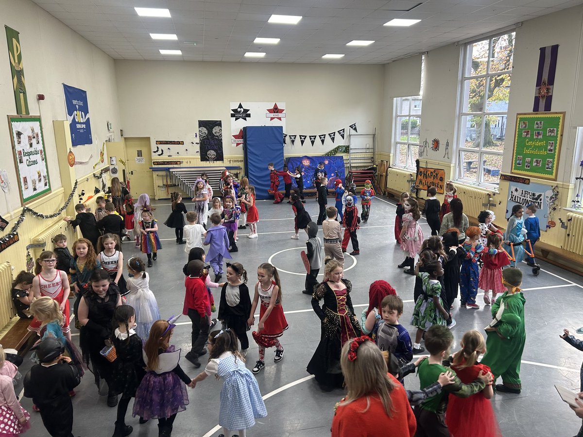 P1-3 enjoyed their Halloween Disco this week, lots of dancing, games and fun! 🎃