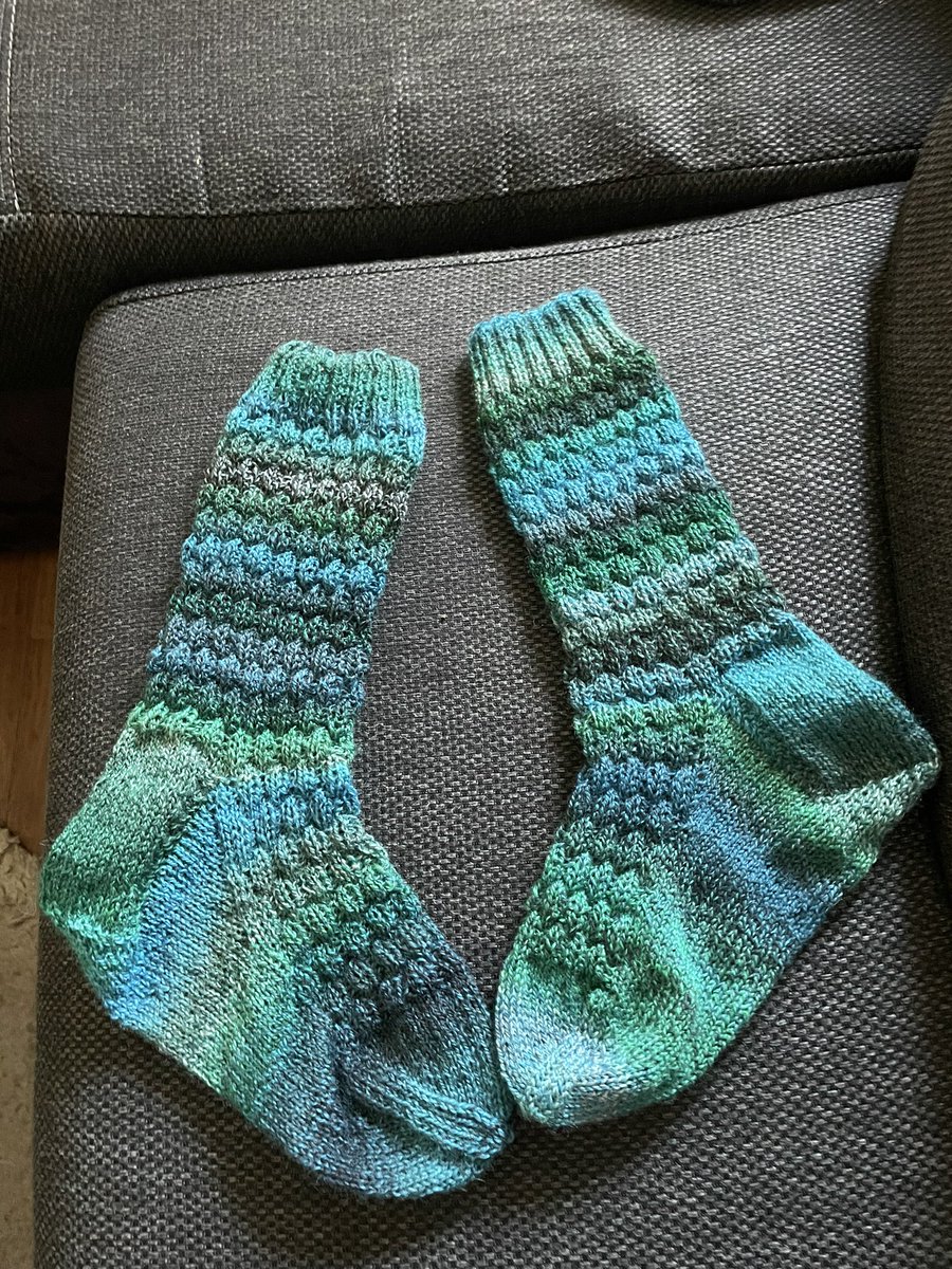 strickrunner's tweet photo. Projekt 12/24 Größe 42 für mich aus Crazy Zauberball https://t.co/K0lRVJOBvw