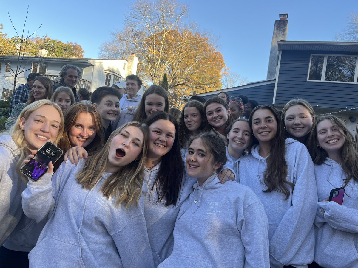 SJL 6th Form tweet media