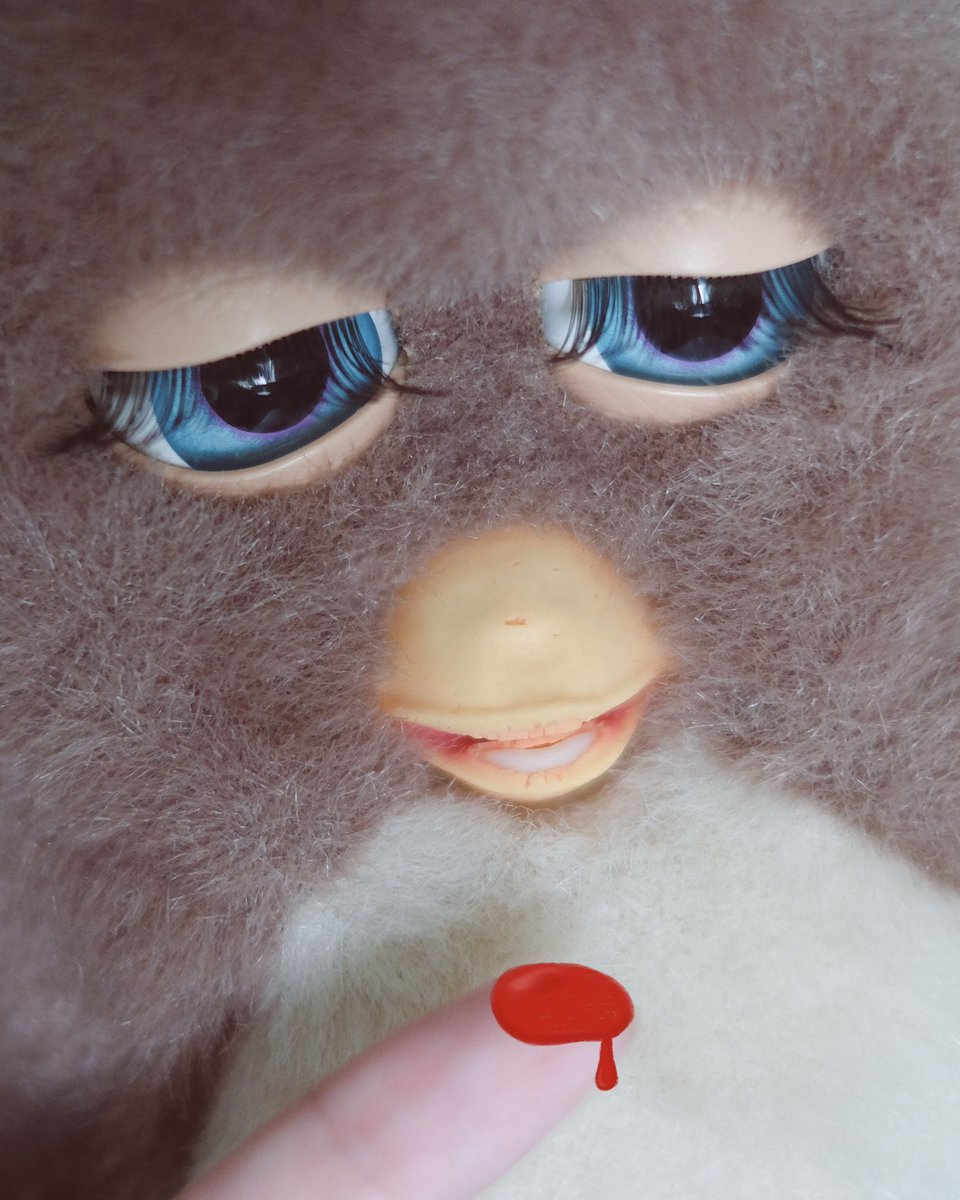 furbiab's tweet photo. help! my furby is teething 🦷🩸 https://t.co/vhGsOWSfjg