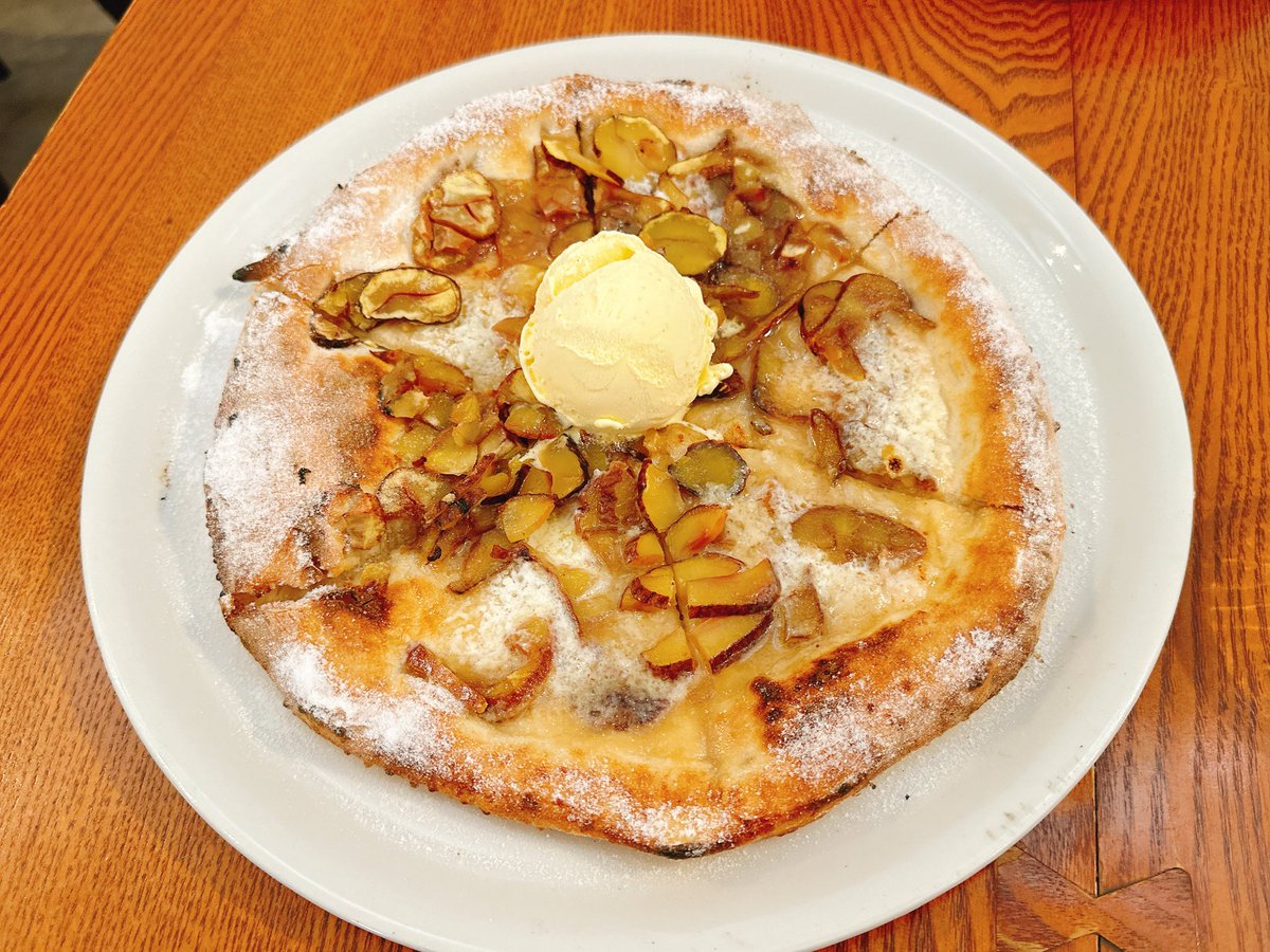 kirinNNBN's tweet photo. 健康フェスやってたから参加！
無料でこんだけ貰った😂
��ンブランピザ🌰＆チョコパフェ🍫
食べた分、夜はジムで燃やす🔥
#筋トレ #宮崎 #都城 #筋トレ好きな人と繋がりたい #モンブラン #ピザ https://t.co/AyAPTRcBqQ