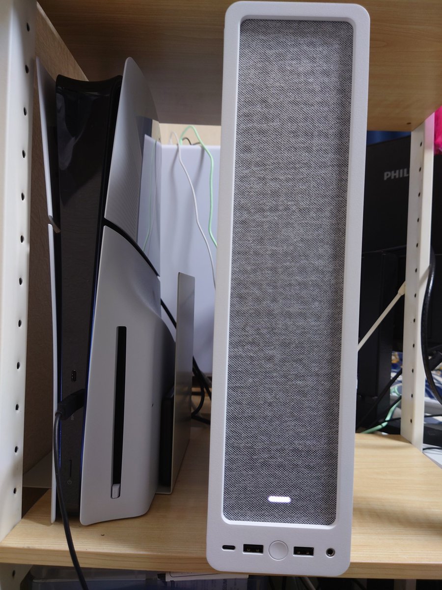 KD36100685's tweet photo. RX7900XTでウル��ラ、WQHDで60FPSは問題なかったです。が、作ったPCがPS5並の超小型なので、CPUの冷却が間に合っておらず85度くらいいってまう笑
利用率は50%もいってないんだが😅 https://t.co/XkjHg0BThG