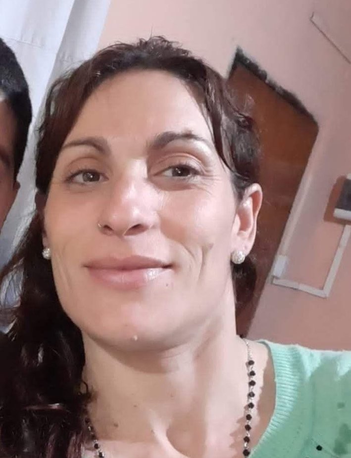 #URGENTE DENUNCIA RECIBIDA EN TIEMPO REAL #BANFIELD
Soledad Pacheco desapareció el 31/10/24 en Banfield, Lomas de Zamora, provincia de Buenos Aires. Vestía remera negra, shorts negro, crocs rosas y mochila rosa. Se hizo la denuncia. Avisar #Urgente al  ☎ 11-67019702, o 911
