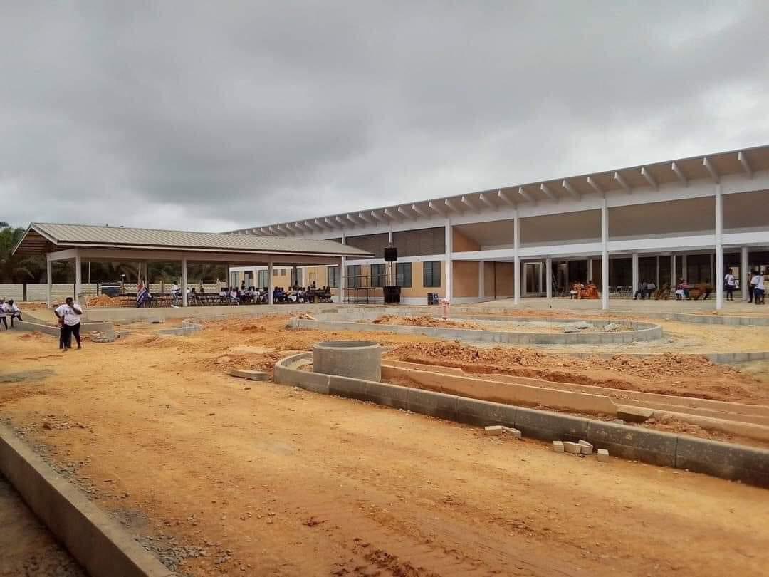 nana_sakyigh's tweet photo. HEALTH:
The Agenda 111 Hospital in Ahanta West nearing completion.
#itisHighlyPossible
#Boldsolutions
#1ontheballot
#BawumiaforPresident https://t.co/NR1B0hFJho