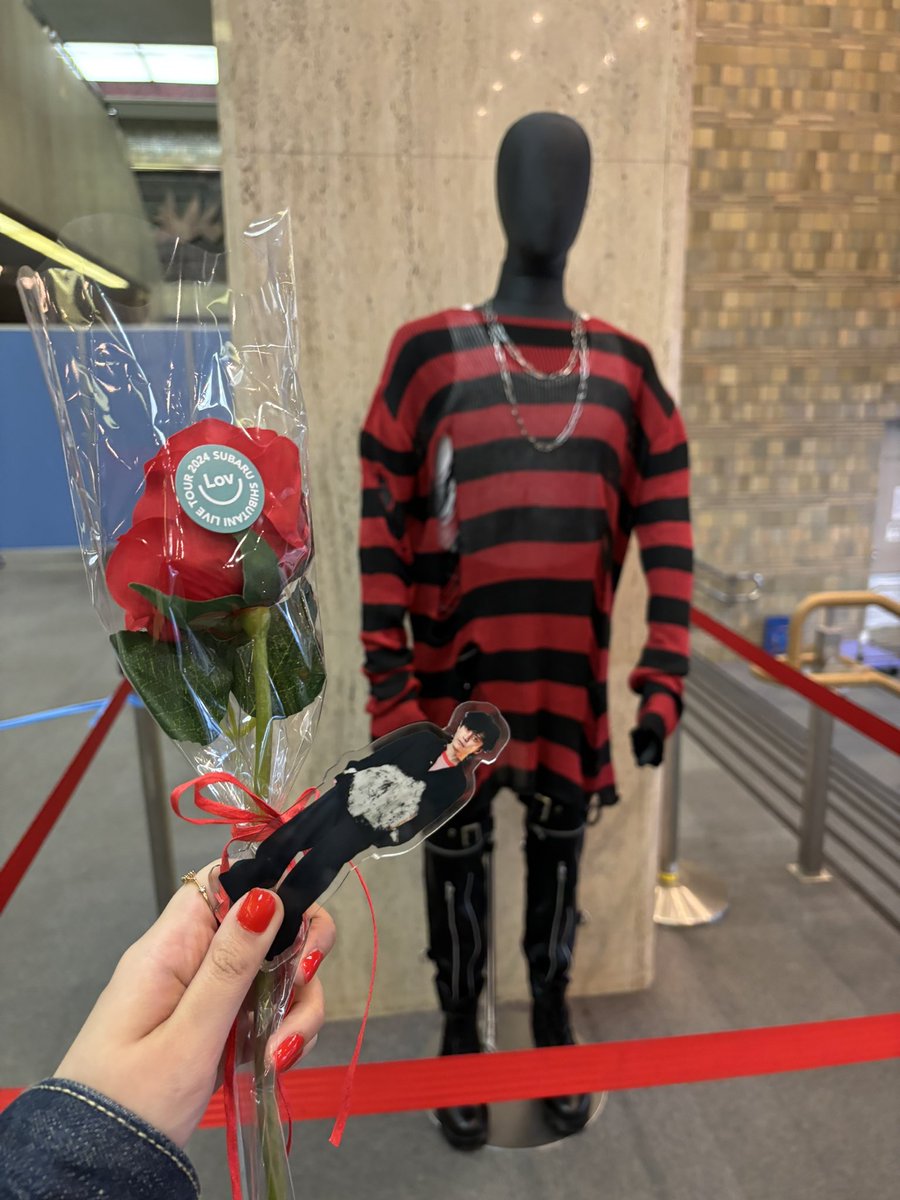 O8__o7ito's tweet photo. グッズ買えた〜🥰

#渋谷すばる_LovU https://t.co/e10jC7HPyW