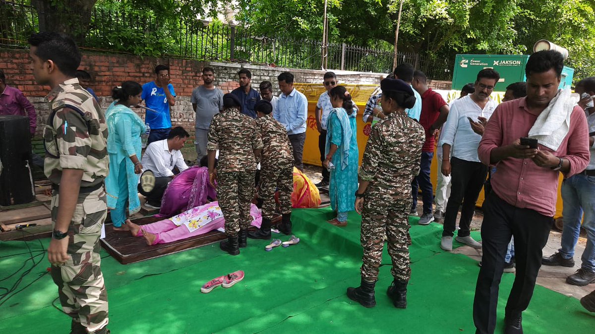 ManishR04064972's tweet photo. महोदय @EduMinOfIndia @ncteDelhi @dpradhanbjp जी आपसे विनम्र निवेदन है कि पुनर्विचार याचिका #NIOS_DElEd में अपना सॉलीसिटर जनरल से हमारे पक्ष में मजबूत पैरवी करवाने की कृपा कीजियेगा
Diary no.4961/2024
Date of hearing 05/11/2024
#save_nios_deled_degree @CMOfficeUP @PMOIndia https://t.co/CagPptYgSa