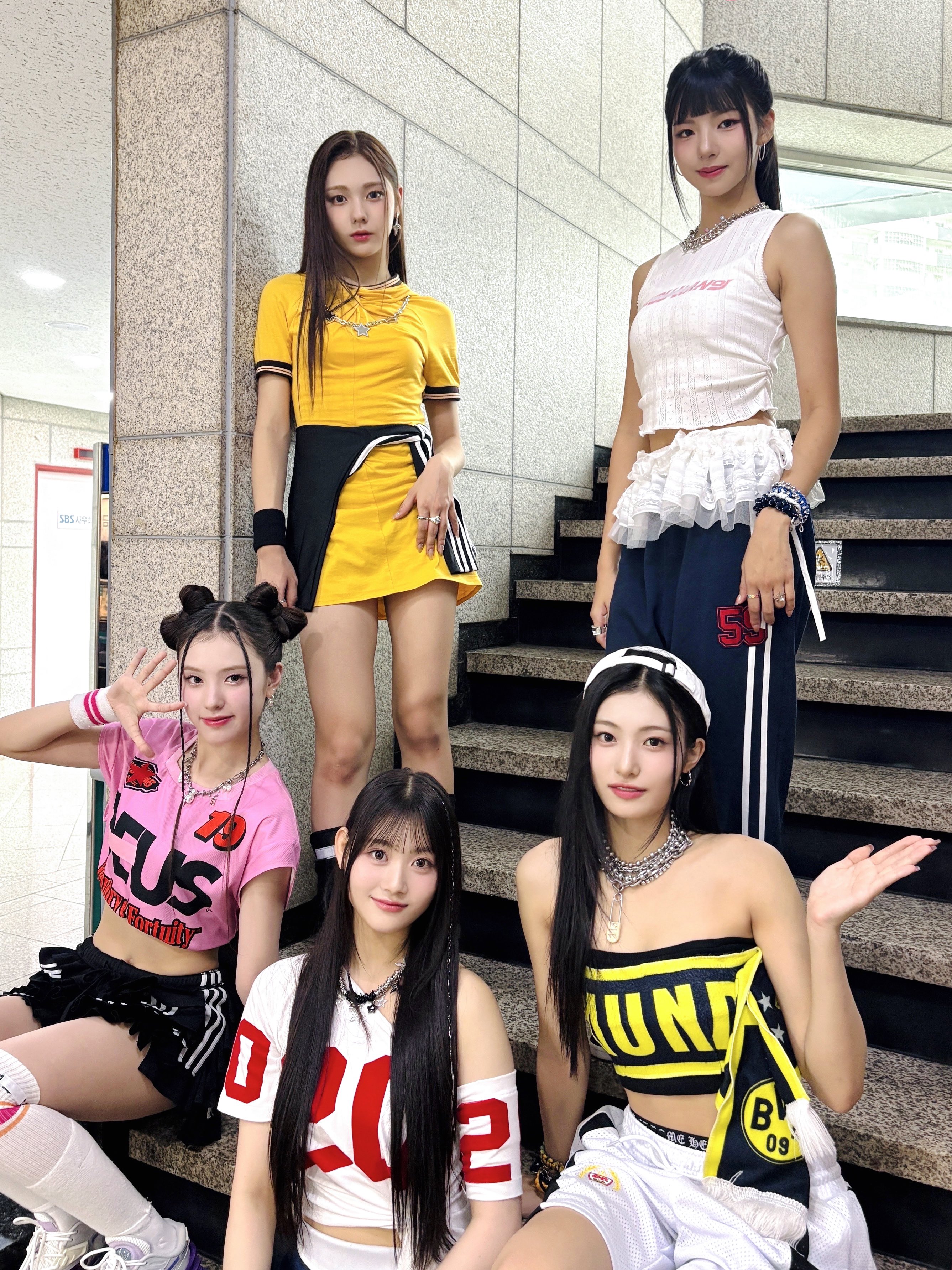 GbcEAJBaYAE-VWe?format=jpg&name=4096x4096