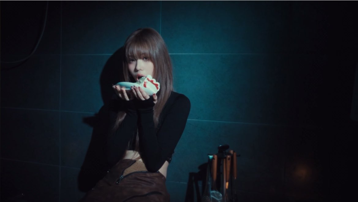 naraizen's tweet photo. KOKO on izna’s debut trailer! new hair color ❤️‍🔥 https://t.co/9pdrcqT7W7
