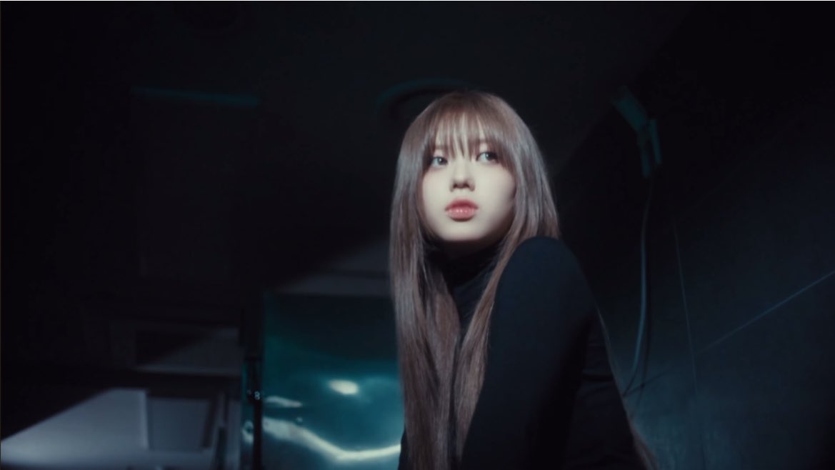 naraizen's tweet photo. KOKO on izna’s debut trailer! new hair color ❤️‍🔥 https://t.co/9pdrcqT7W7
