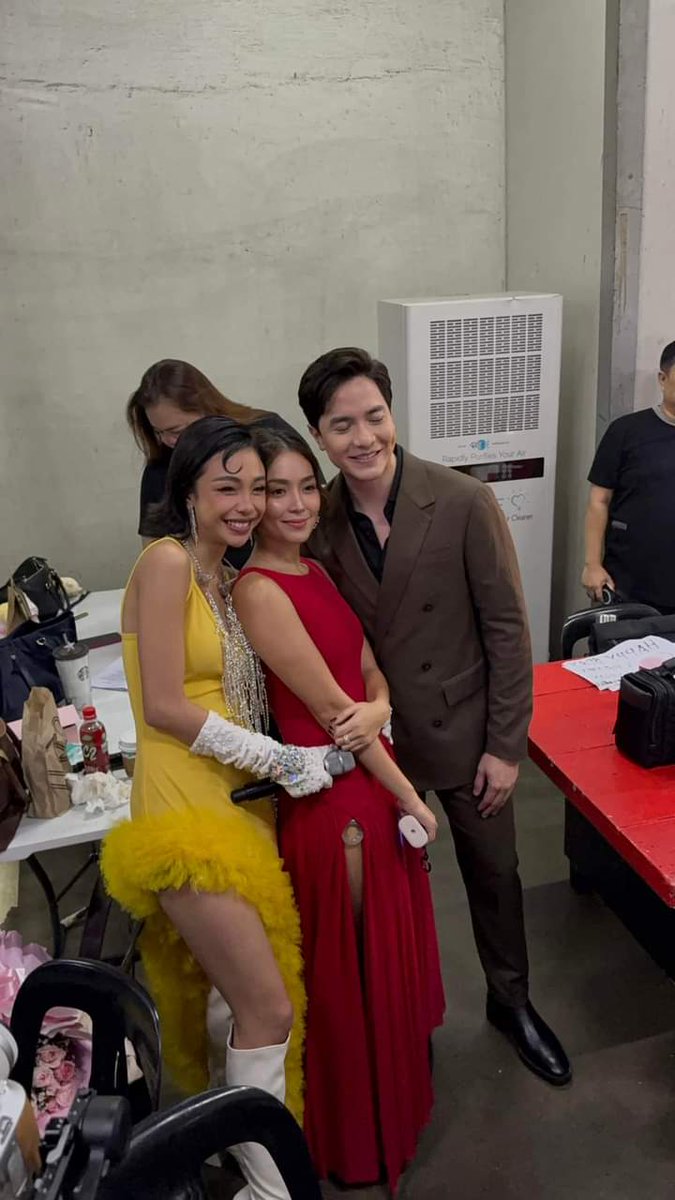 ChandriaRichard's tweet photo. FB POST #misstatements
Hello Joy & Ethan with Maymay
#kathden
ASAP WITH JOY AND ETHAN
ASAP WELCOME JOY
#KathDenOnASAP
#HelloLoveAgain
#KathrynOnASAP https://t.co/5B9GKysjrJ