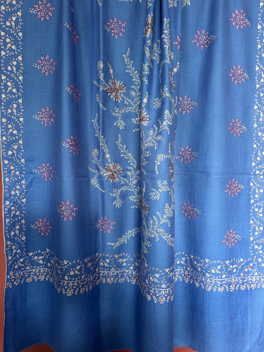 PashmIndia's tweet photo. Elevate your style with this stunning turquoise pashmina shawl, beautifully adorned with intricate hand embroidery. Perfect for any occasion! ✨ 

#pashmindia #pashmina 
#LuxuryFashion #Handmade https://t.co/J3S96HLlPY
