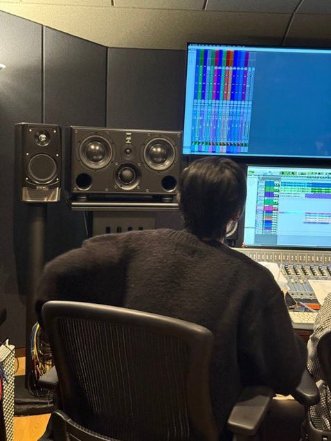 digimonz_04z's tweet photo. manifesting hariboz chinese cover song 🙏

#쉬잇_나랑_만나볼래?
#QUANHAO #Rickyhao #hariboz #Ricky #Zhanghao #리키 #하오 #하리보즈 #章昊 ＃沈泉锐 https://t.co/uhLmGBFqTW