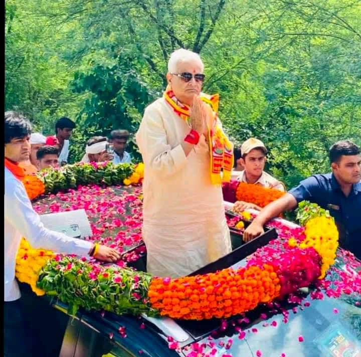 भारतीय जनता पार्टी के वरिष्ठ नेता एवं राजस्थान सरकार में कैबिनेट मंत्री डॉ. किरोड़ी लाल मीणा जी को जन्मदिन की हार्दिक बधाई एवं शुभकामनाएं।

जगत पालक प्रभु श्रीराम जी से आपके आरोग्य एवं दीर्घायु जीवन की कामना करता हूं। 
<a href="/DrKirodilalBJP/">Dr. Kirodi Lal Meena</a> 
<a href="/BJP4Rajasthan/">BJP Rajasthan</a> 
<a href="/RajendrMahwaBJP/">Rajendra Meena MLA</a>