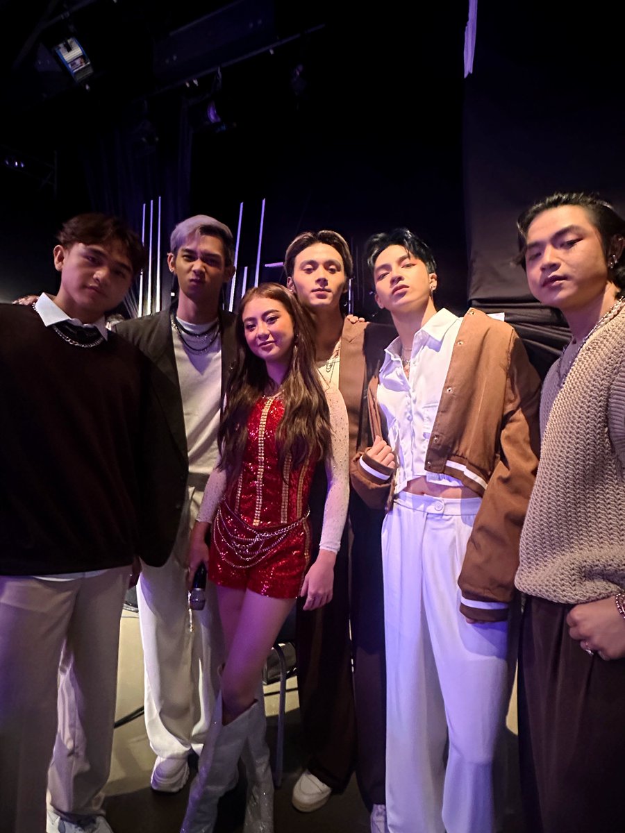 frnzchuaa's tweet photo. from workshop classmate to big winner! nice to see you fyang! ✨

#vxon #asap https://t.co/y4e71oTuHc