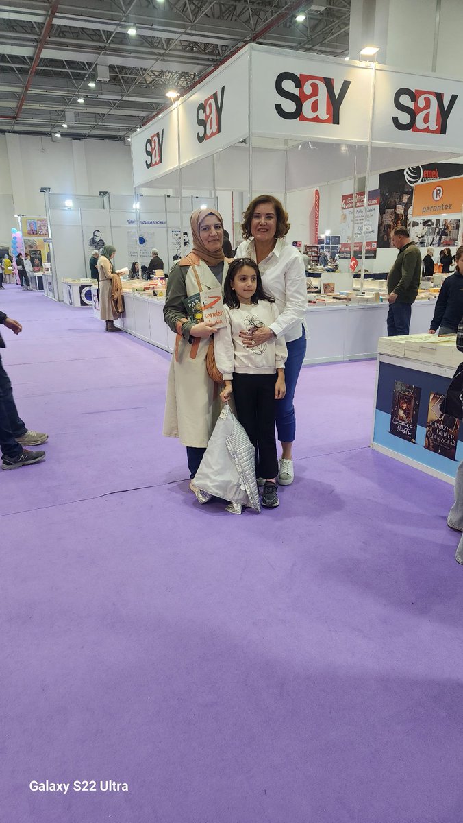 reyhanildas's tweet photo. @izkitapfuari imza gününden kareler. Canım öğrencilerim, takipçilerim ve okurlarıma teşekkür ederim. #alfayayıncılık #artemisyayınları #monakitap #reyhanildas https://t.co/3XhrN8dsAr