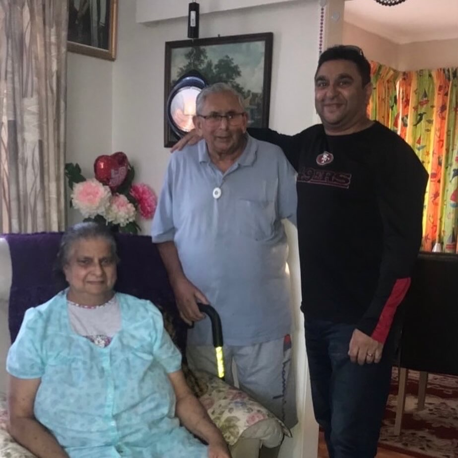 kiwi49er's tweet photo. Been off this platform for a while, unfortunately mum got really sick in May, however my dad got upset seeing this and got sick himself and passed away in June😭😭  Mum then passed away in September😭😭 
So heartbreaking 💔 
Love you mum and dad and miss you so much 🥺 https://t.co/LitF3sGFEH