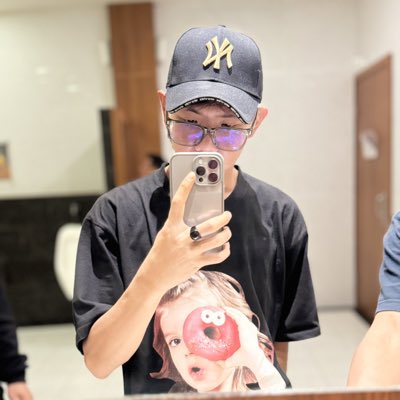 deaverago's tweet photo. #NewProfilePic https://t.co/rq8bacG1Sj