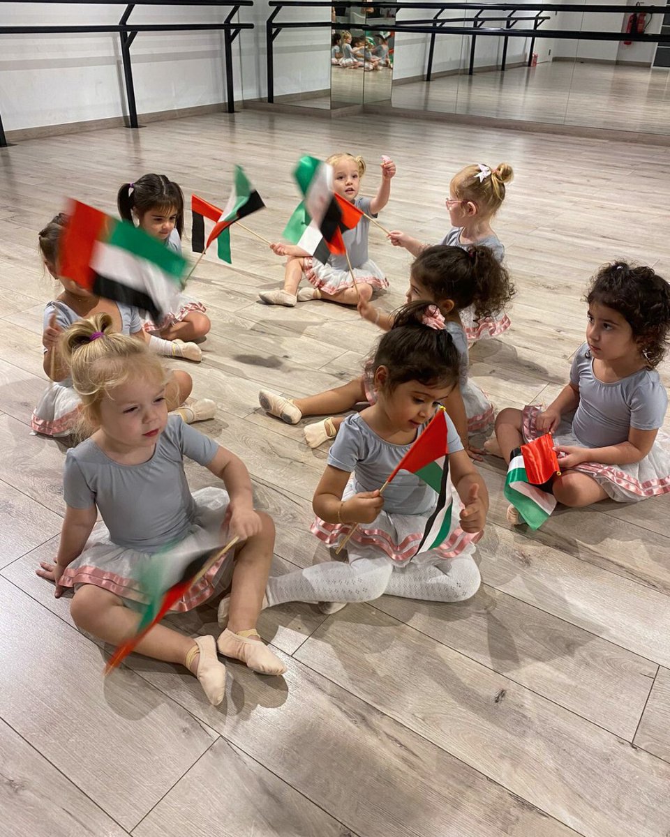 BDA_GCC's tweet image. 🇦🇪❤️ Happy UAE Flag Day from British Dance Academy and our cutest of students!

#kidsdanceclassesdubai #dubaikidsactivities #danceclassesforkids #adultdanceclasses #britishdanceacademy #danceclasses
