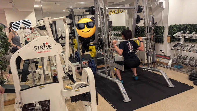 自転車女子筋トレ会してきた!ストレッチ→筋トレ→エアロバイクとトレッドミル→スイム1キロしてサイゼでかんぱーい 