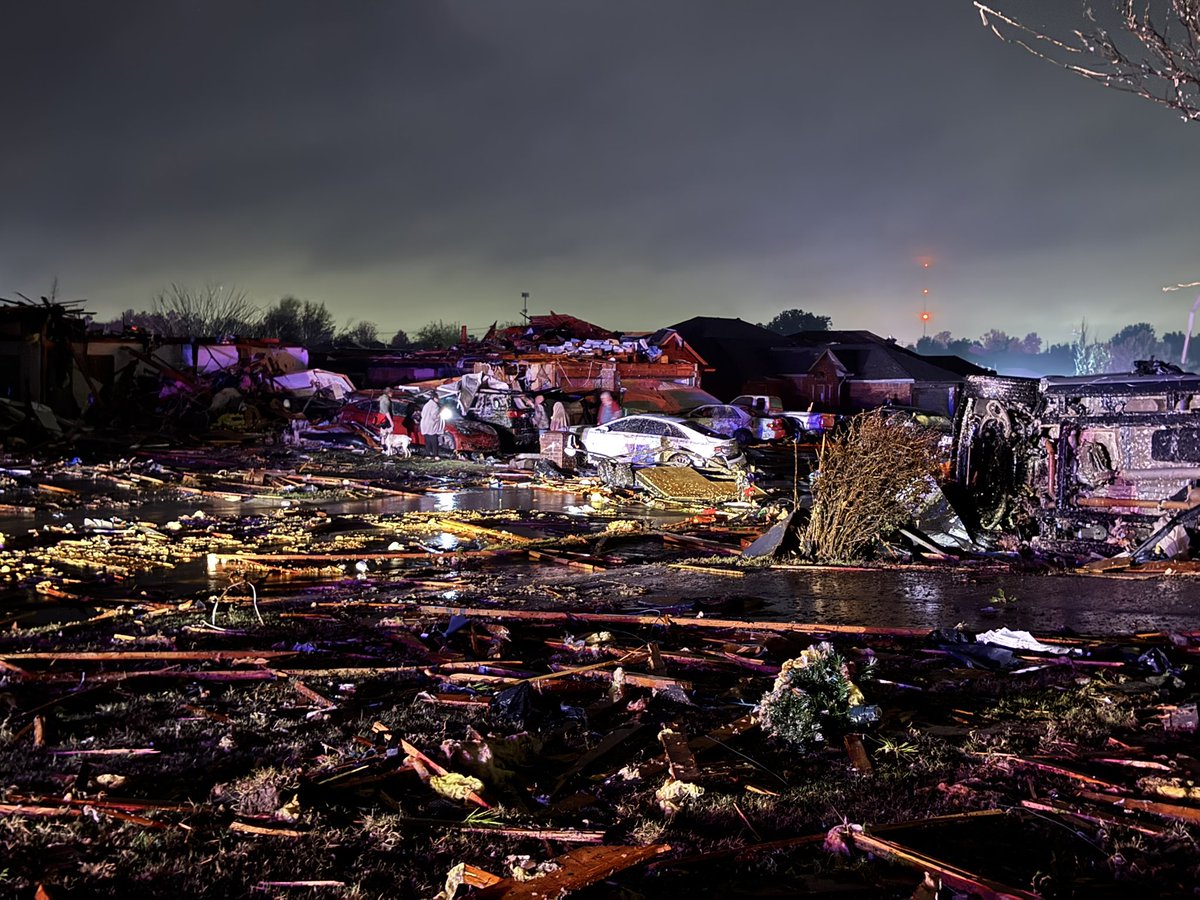 Valley Brook Oklahoma right now. Search and Rescue underway. Multiple trapped. #okwx <a href="/NWSNorman/">NWS Norman</a>
