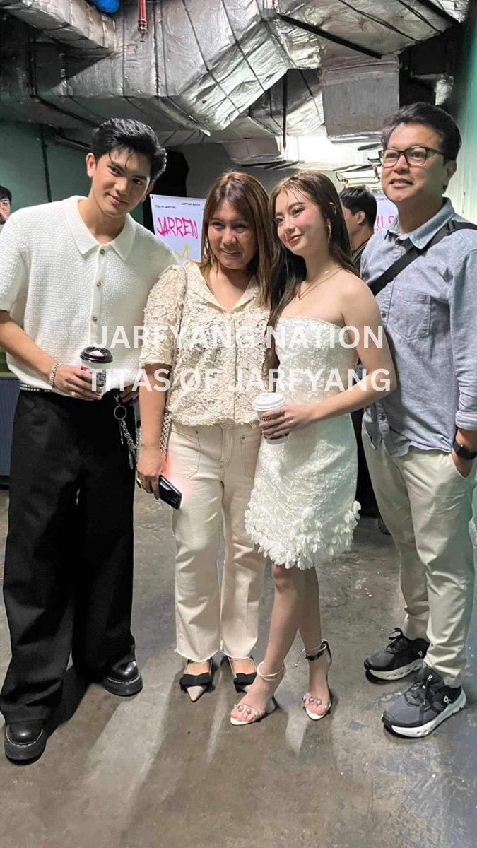 JarFyangNation1's tweet photo. Jarren and Fyang with Tita Jho &amp; Tito Lawrence! 💗💙💜

JARFYANG ON ASAPride https://t.co/lRrA3fLWOy