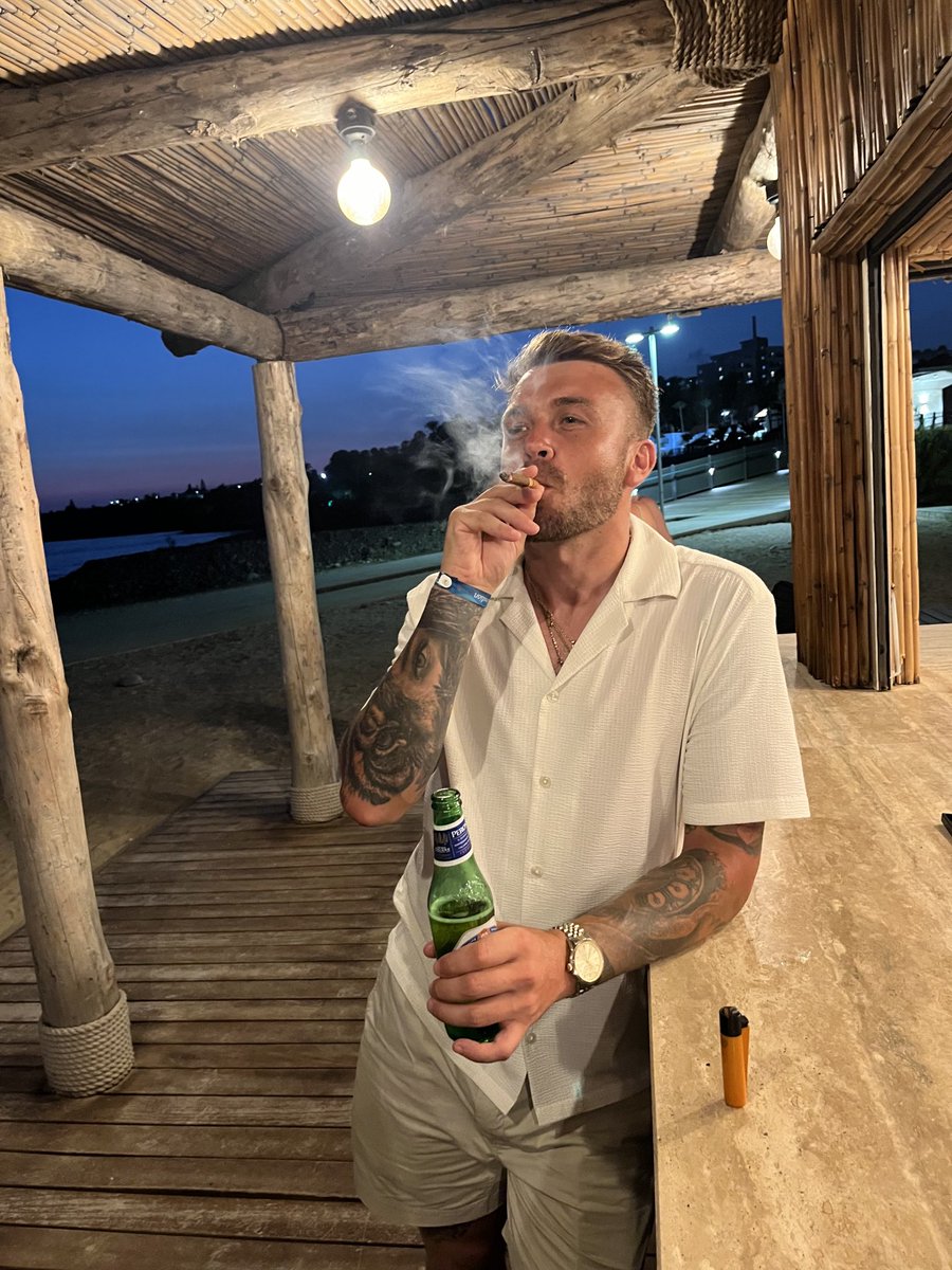 karl_gibbs's tweet photo. Happy born day to this silly twat ⁦@jakesansby⁩ see ya later #bigjake #bigdrinker https://t.co/VCl52luWbD
