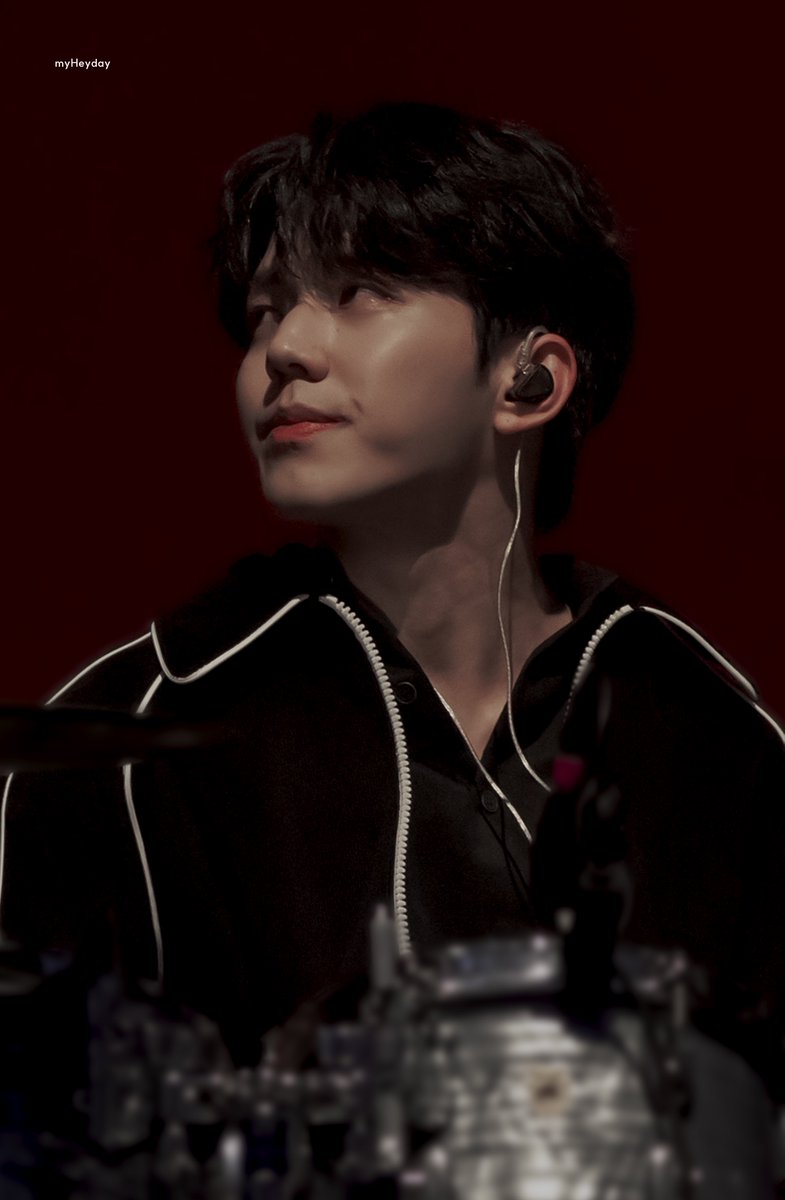 days_be_there's tweet photo. 241031 GMF 그민페

🫠🫠…

#데이식스 #도운 #DAY6 #DOWOON https://t.co/HQps8Gzfk2
