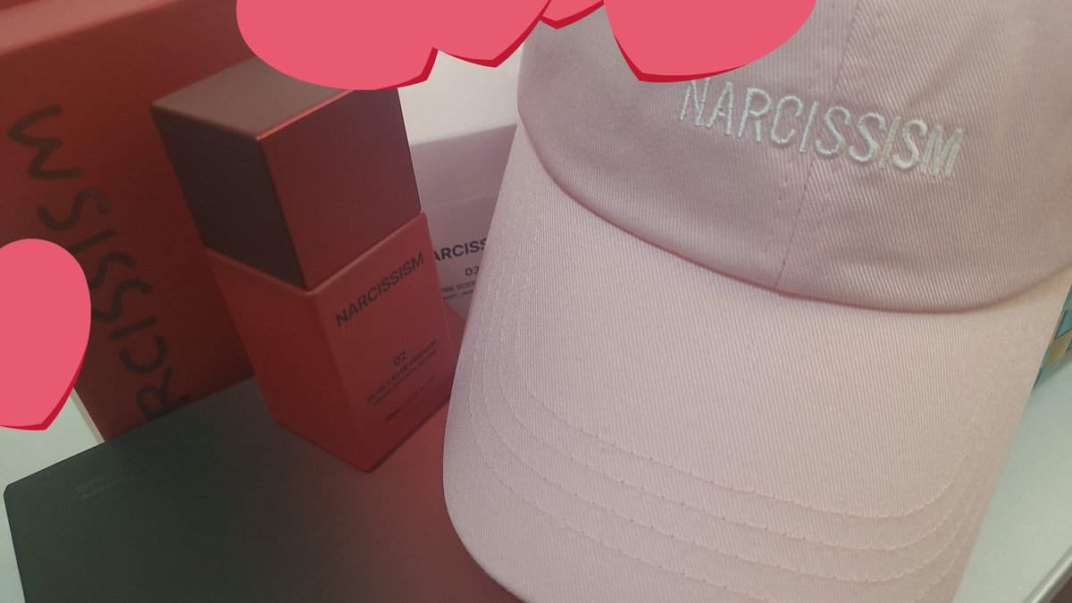#surmeowreview รอบนี้ได้ของมาสักพักแล้วค่ะ มัวแต่ลองกลิ่นอยู่ 
แพ้คมาดีมากๆๆๆๆเหมือนเดิม ถุงที่แถมก็ได้ใช้ประโยชน์ ขอบคุณมาก ๆ นะคะ

*ตอนแรกชอบกลิ่นสีแดง แต่ใช้มาสักพักชอบทั้งสองกลิ่นเลย ทำไงดีแจมมี่ถ้ามันหมดแล้วพี่อยากได้อีกจะทำยังไงค้า 🥹🩷