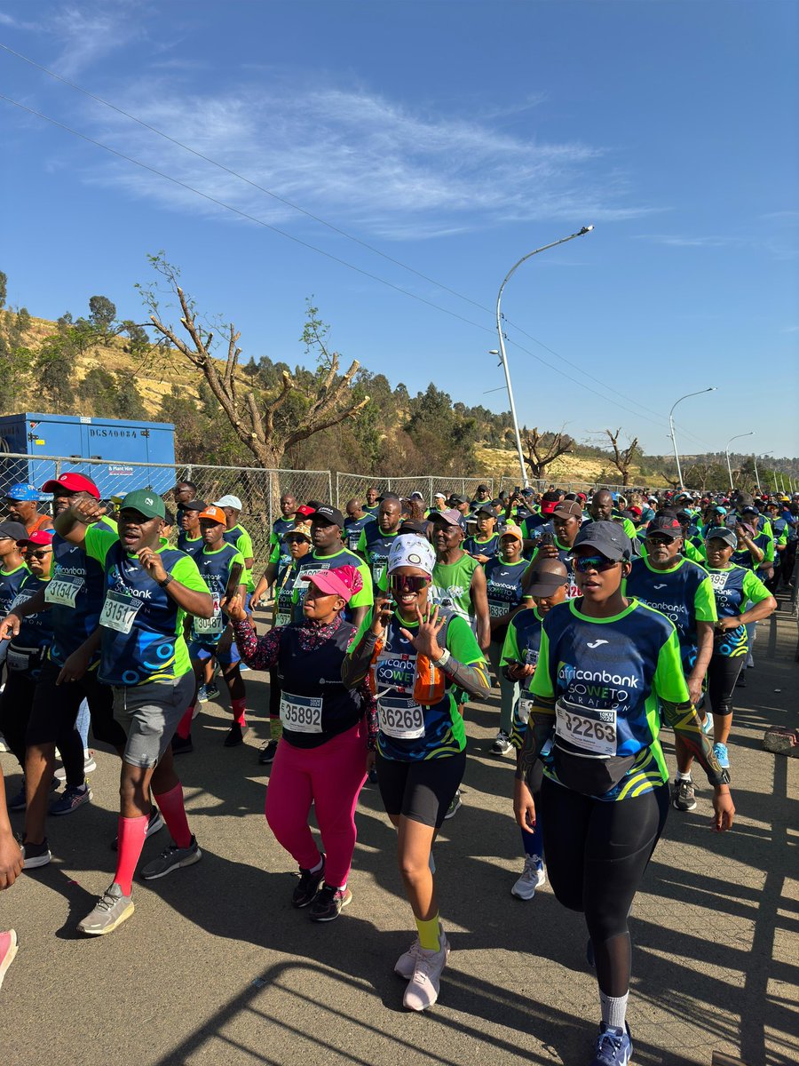 MsMamma_'s tweet image. Ziyakhala ke manje! The 2024
@AfricanBank Soweto Marathon is here, and it's all about unity and pushing limits. 💚💙
Whether you're running or cheering, we're all part of the people's race today. Let's make history together, stride by stride.
#ABSM24 #AfricanBank