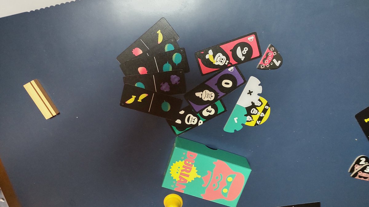 今日のアナログゲー
oinkゲームの
「ドリアン」

シンプルルールのブラフゲー

ブラフゲー苦手でも楽しめる！！（はず

さすが、OINKさん

各自自己評価（メモ）
俺:９
Ｕ:７
Ａ:９
Ｔ:６