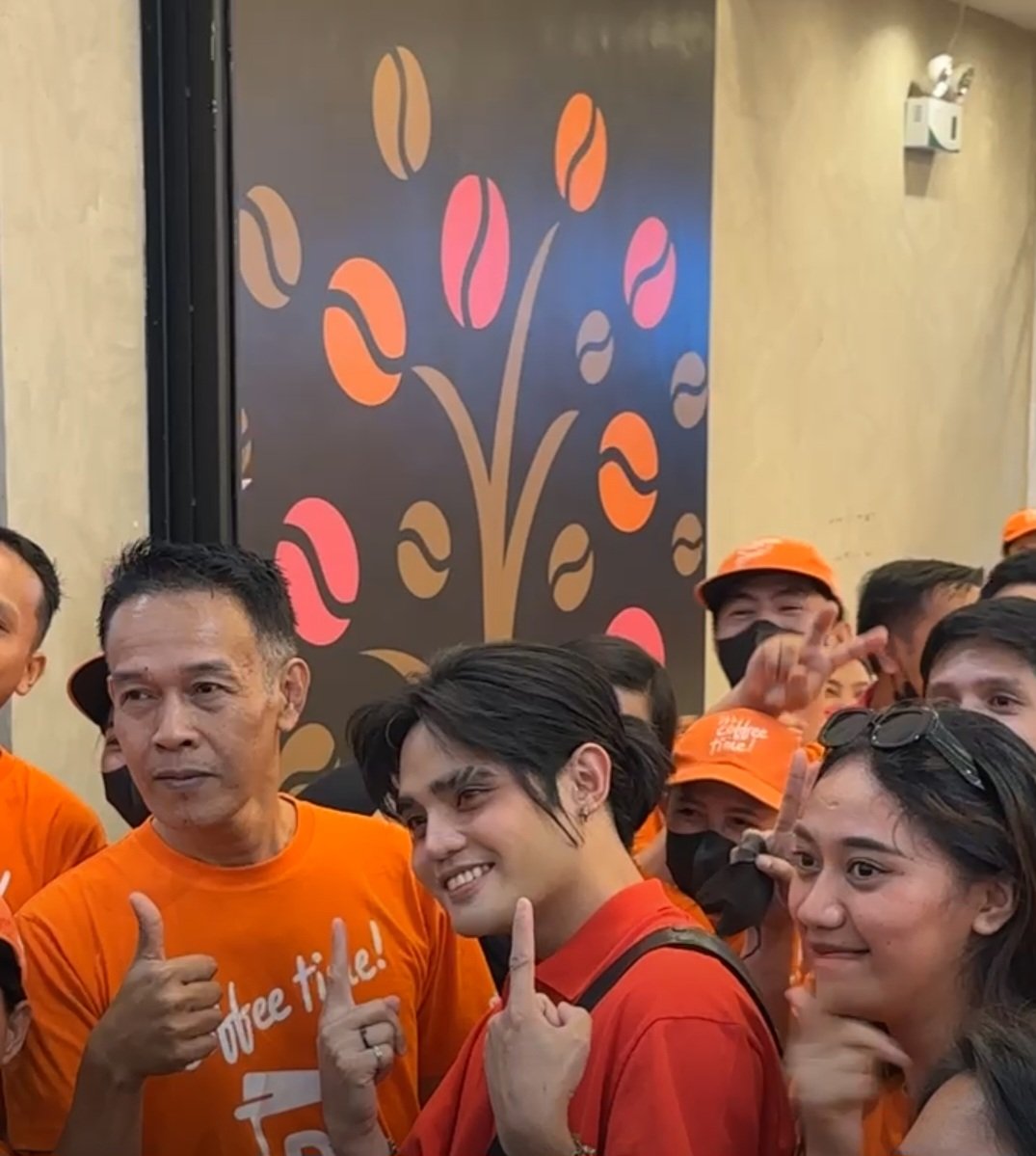 DianaPrince_818's tweet photo. My ghaaaad Olbap bat ang pogi

NASA BUTUAN SI OLBAP
MEET AND GREET PABLO
@imszmc #PABLO
#PABLOsaMindanao
#PABLOinDDButuan https://t.co/0tqVdCrq02