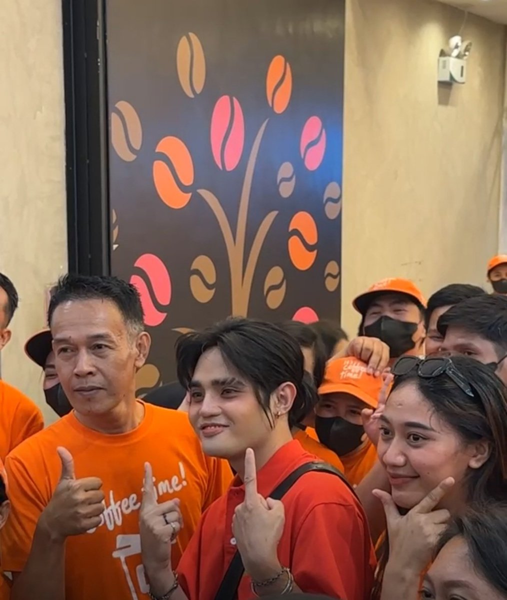 DianaPrince_818's tweet photo. My ghaaaad Olbap bat ang pogi

NASA BUTUAN SI OLBAP
MEET AND GREET PABLO
@imszmc #PABLO
#PABLOsaMindanao
#PABLOinDDButuan https://t.co/0tqVdCrq02
