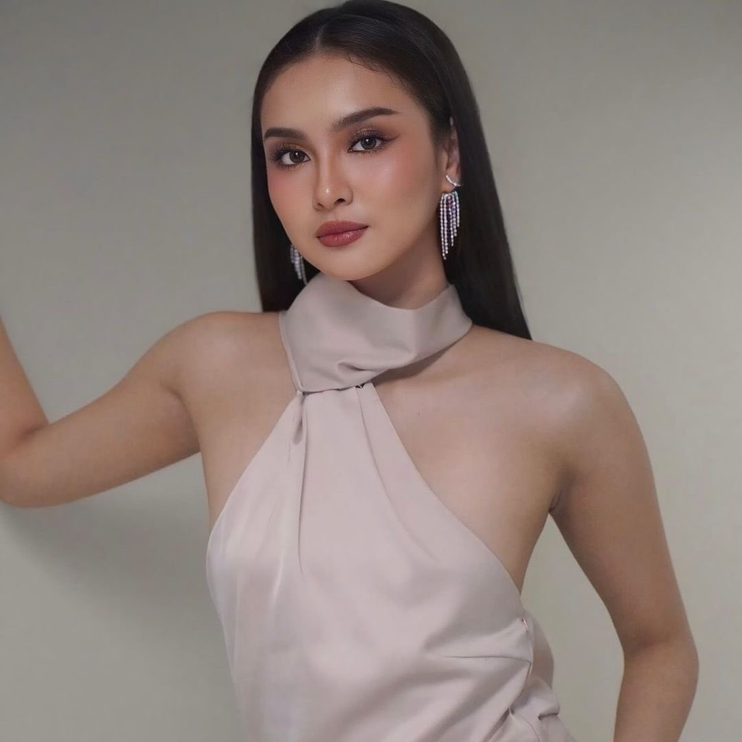 intoteresita's tweet photo. the way they both have face card, attitude, class and talent 💅🏼 https://t.co/hYW3HaUX5J