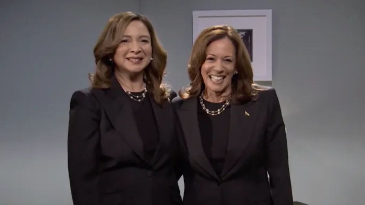 #كامالا_هاريس في برنامج Saturday Night Live مع مايا رودولف.. وتطابق إطلالتهما يلفت للشبه الكبير بينهما

#KamalaHarris #SaturdayNightLive 

buff.ly/48zFYnZ