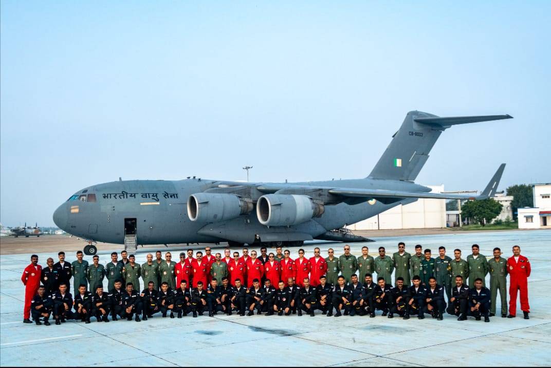 IAF_MCC's tweet photo. Taking flight to Bahrain. The Sarang Helicopter Display Team lifted off from Sulur Airbase, packed into a mighty C-17 along with their vibrant peacock-colored helicopters and essential gear. A swift night-loading ensured they’re Bahrain-bound.

Get set for awe-inspiring performances at the Bahrain International Air Show 2024 at Sakhir Airbase from November 13.

@Sarang_IAF

#Sarang  #IAF  #BIAS24 
#BahrainIndia  #Bahrain  #India