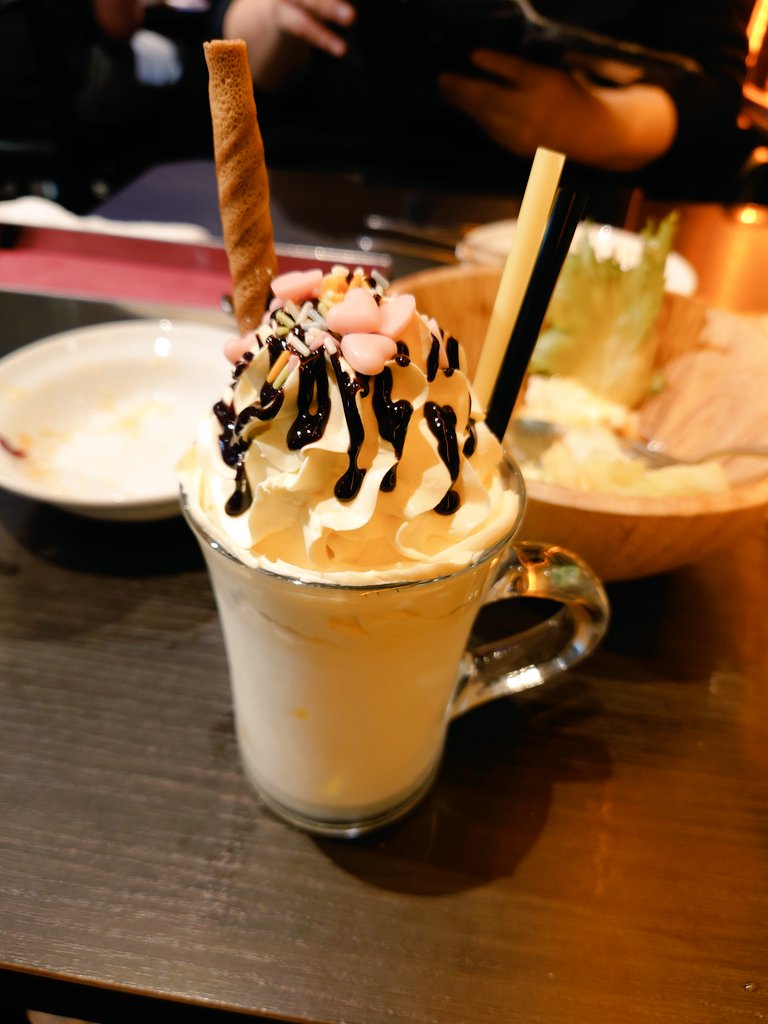 urleshade's tweet photo. もはやファミレスで飯食う感覚と化している https://t.co/1BmW0h5d4B