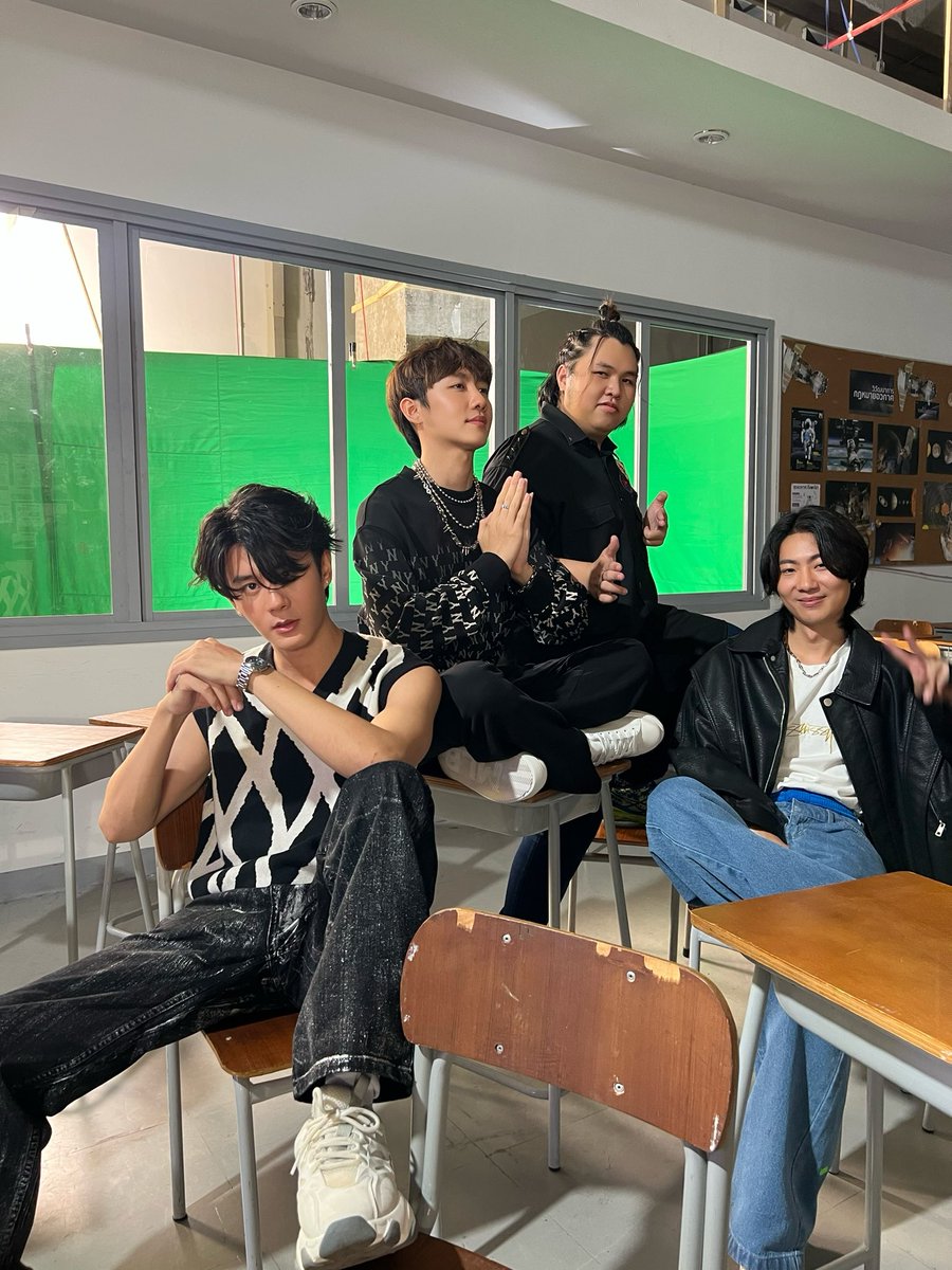 SoldeLima3's tweet photo. 👀 Comming soon?
#Homeroom29ตัวประกัน
#TapeWorrachai #MSIWAT #petchdaimond #bigprcs
#MewSuppasit https://t.co/jw8kD9cqA4