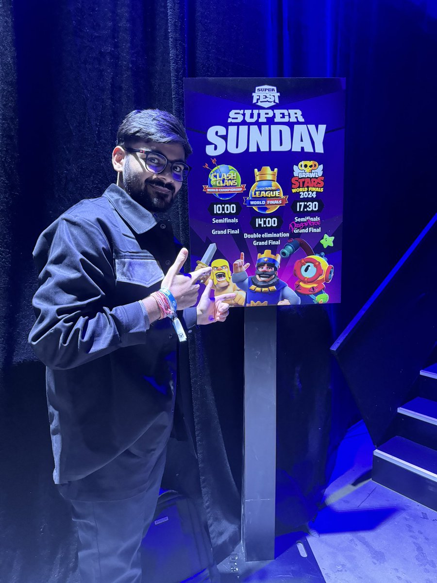 Code: AP tweet media